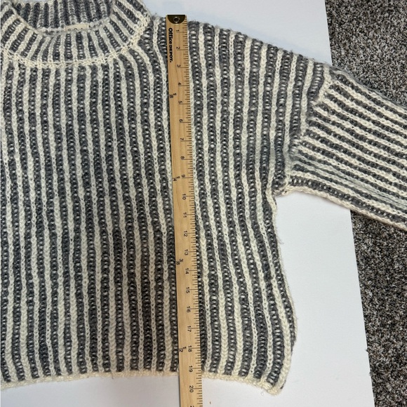 POL Gray and White Cowl Neck Sweater S - Picture 10 of 11